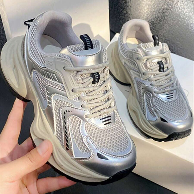 Zapatillas de mujer plateadas de suela gruesa...