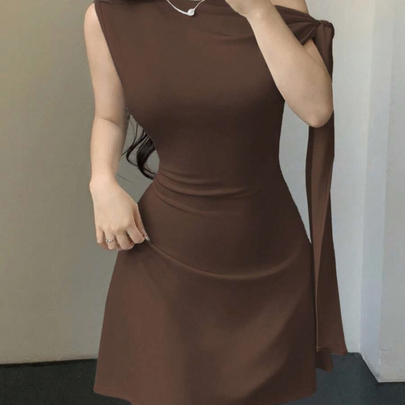 Celisse Vestido corto asimétrico con nudo en la...